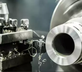 Usinagem de peças em Torno Mecânico