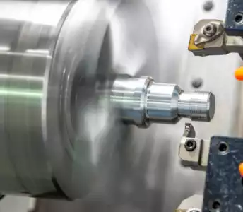 Usinagem de peças em Torno Mecânico